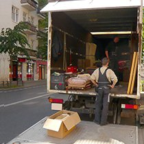 n22 two men and van
