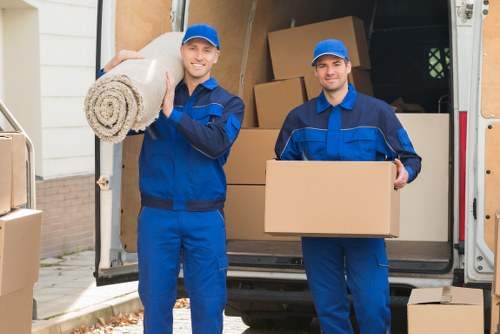 Flexible Woodford moving support for homes and offices